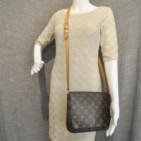 louis vuitton musette tango long strap|Louis Vuitton monogram musette tango.